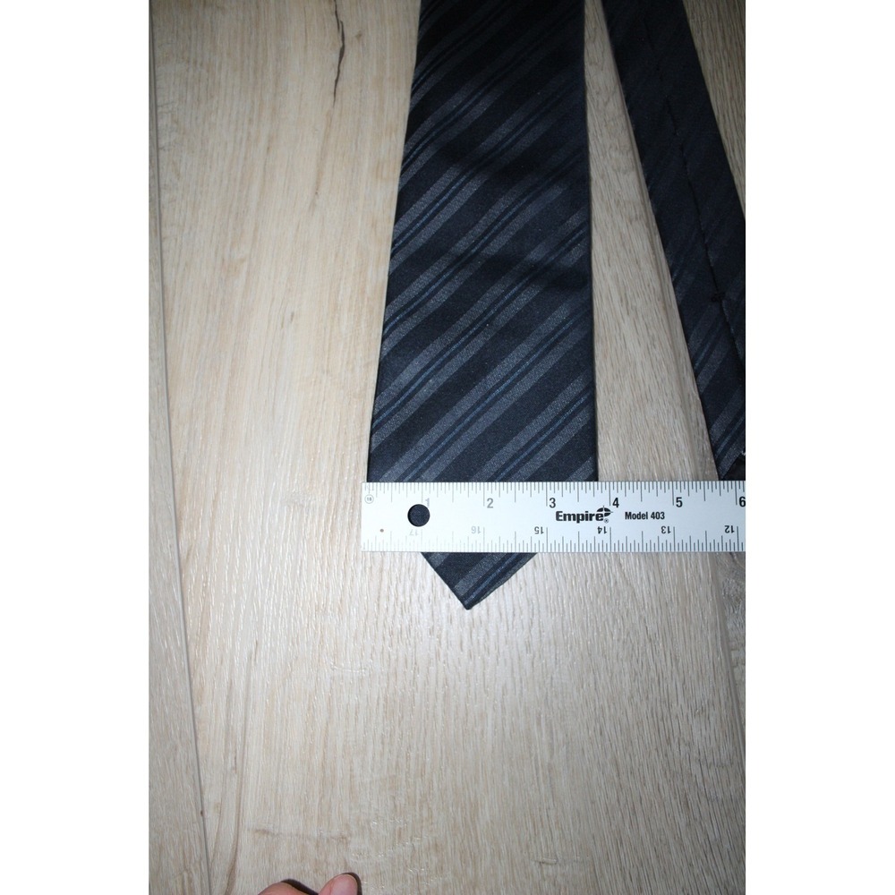 Gucci Black Charcoal Grey Navy Diagonal Stripe 100% Silk Necktie Made in Italy - Picture 5 of 11